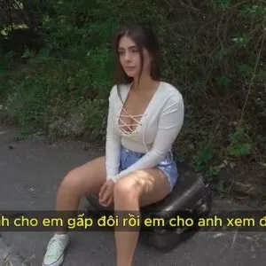 Anh zai tốt bụng giúp đỡ cô bé đang gặp khó khăn