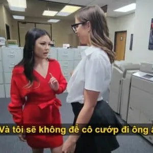 Bố dượng số hưởng địt cùng lúc con gái và em trợ lý riêng