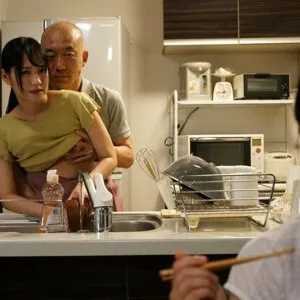 Chồng địt con gái riêng của vợ khi biết vợ không thể sinh con cho mình