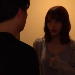 Đến nhà em trai chơi nhưng chỉ có em dâu ở nhà… và bất ngờ mất điện