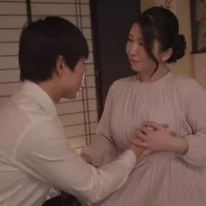 Món quà bất ngờ của mẹ kế cho cậu con trai vừa mới tốt nghiệp ra trường