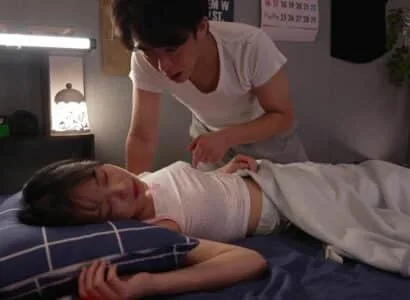 Poster phim Nữa đêm anh trai “mò” đứa em gái cãi nhau với mẹ bỏ nhà đến ngủ ké