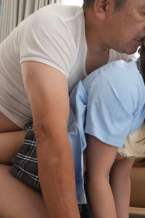 Poster phim Bố dượng hứng tình đụ con gái riêng của vợ