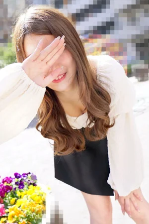 Không Che – 01 – Cô gái nghiệp dư quyến rũ và điêu luyện trong chuyện yêu đương