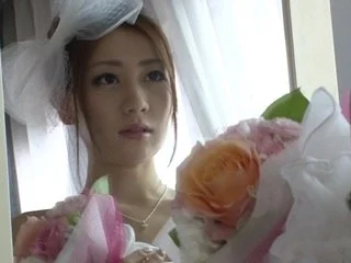 Không Che – Cô dâu khát khao phiêu lưu trước khi lên xe hoa, tìm lại tình cảm mãnh liệt với người tình cũ. – Kaori Maeda